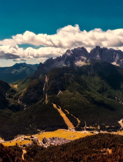 italy valley canyon