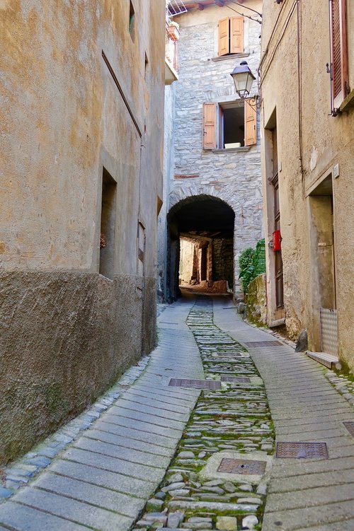 italy  village  alley