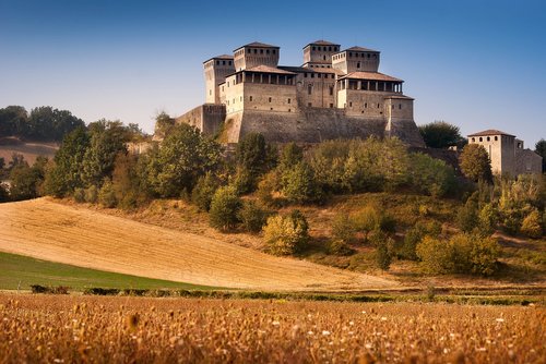 italy  castle  landscape