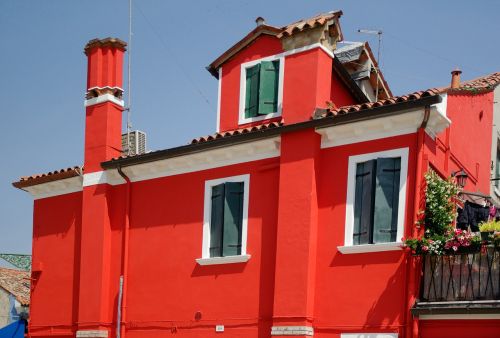 italy burano colorful house