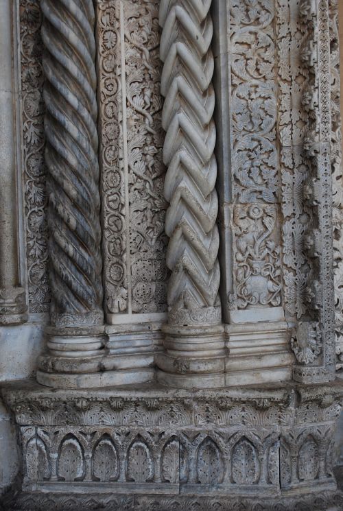 italy column architecture