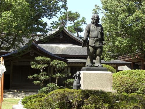 izumo shinto shrine bronze statue