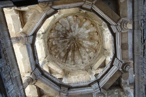jama masjid  dome  carvings