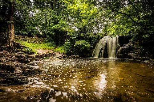 janet's foss waterfall malham