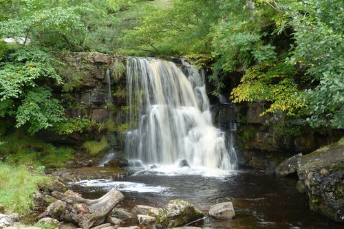janet's foss  yorkshire  waterfall