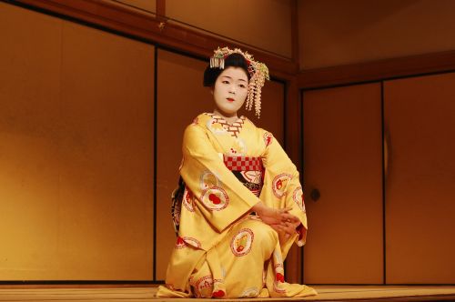 japan theatre kimono