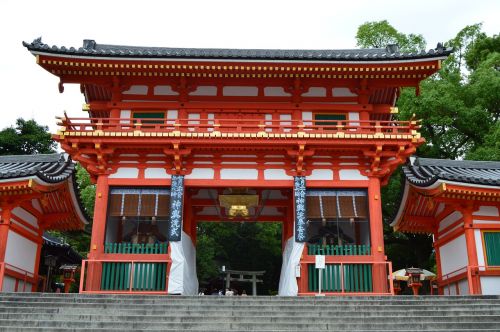 japan temple red
