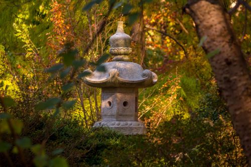 japan stone lanterns