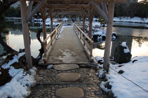 japan garden snow