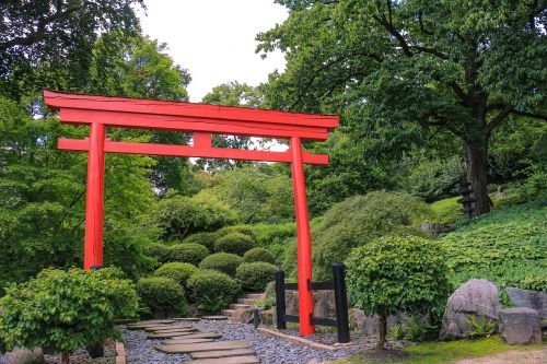 japanese garden goal red