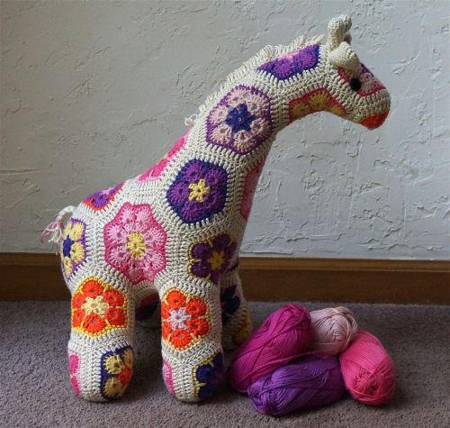 jedi crocheted giraffe african flower design heidi bears design