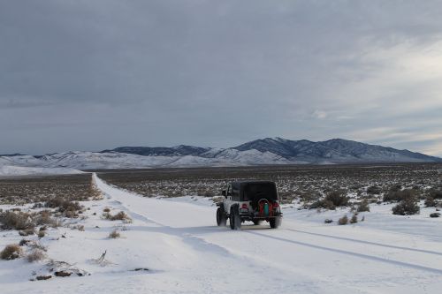 jeep snow desert