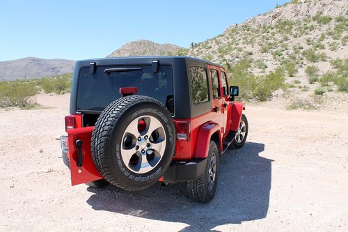 jeep  wrangler  off-road