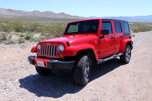 jeep  wrangler  off-road