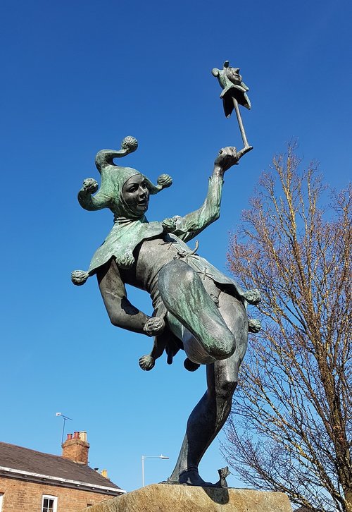 jester  sculpture  statue