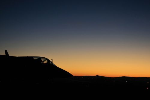 jet aircraft dawn