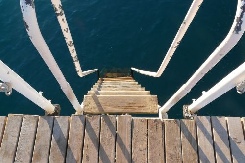 jetty stairs head