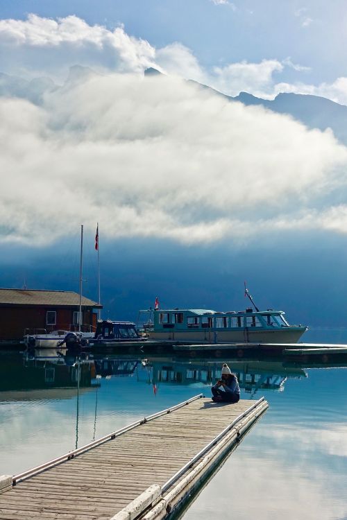 jetty boats tranquil