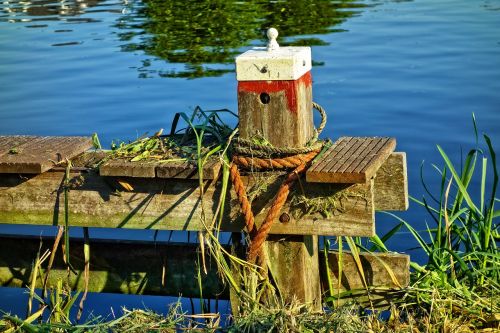 jetty mooring post