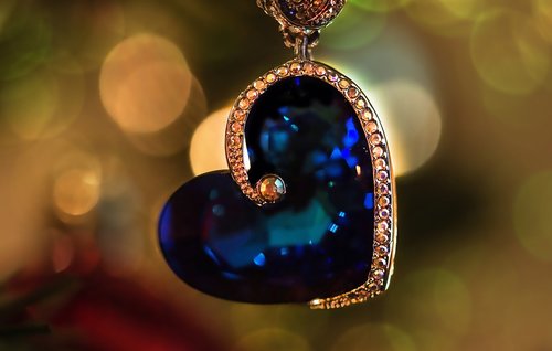 jewellery  heart  trailers