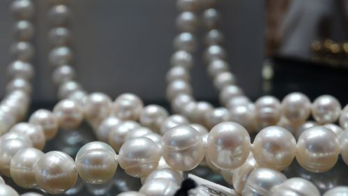 pearl jewelry no neck