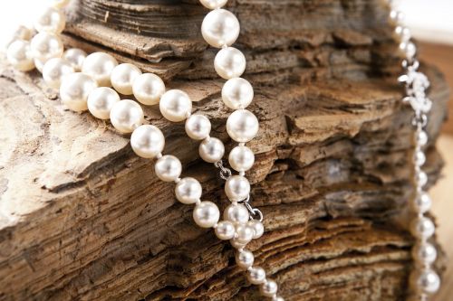 jewelry pearl necklace