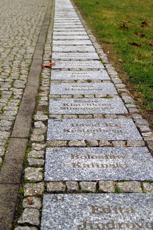 jews holocaust monument