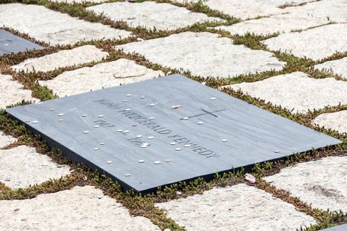 jfk kennedy gravestone