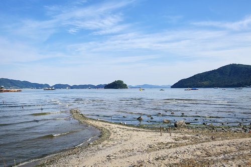 jinhae  sea  island