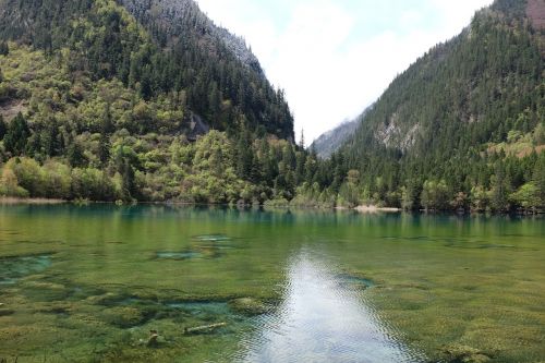 jiuzhaigou lake sichuan