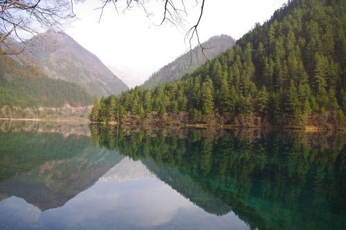 jiuzhaigou mirror lake scenery