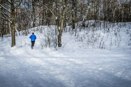 jogging winter snow