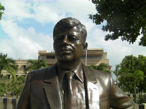 john kennedy statue president