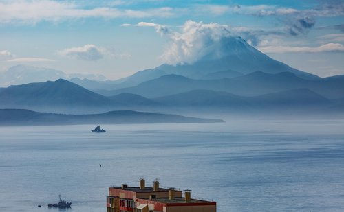 kamchatka  bay  mountains