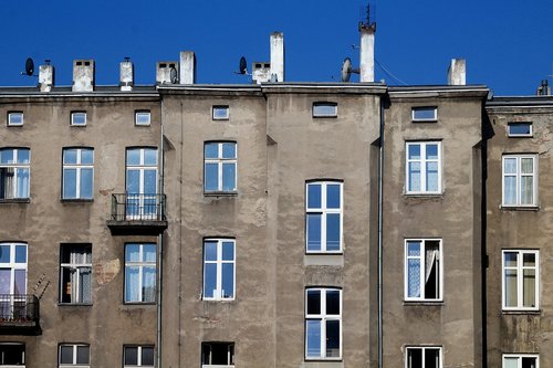kamienica  apartment  the window