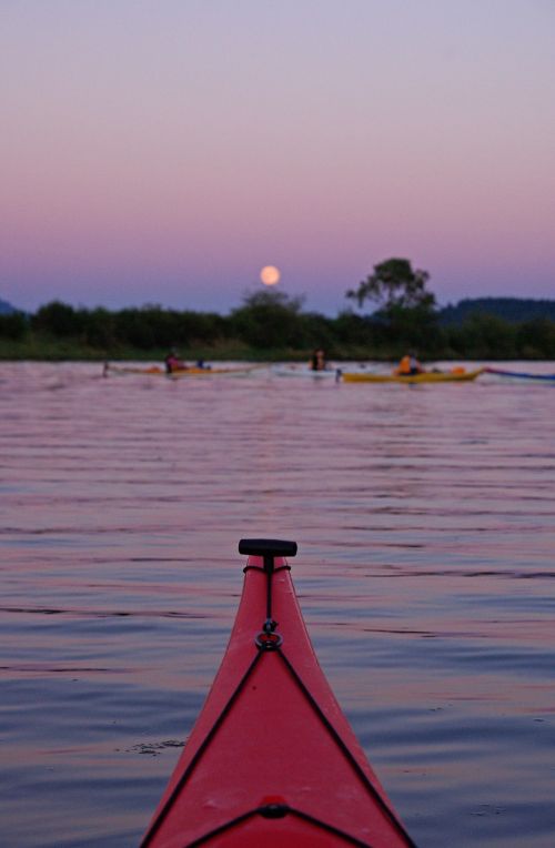 kayak group full moon