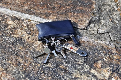 key  keychain  key pocket