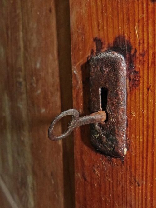 key lock wood