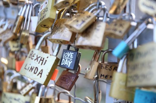 key bridge lock love lock