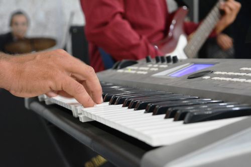 keyboard music fingers