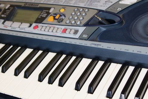 keyboard musical instrument piano