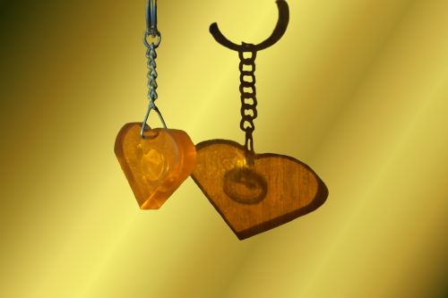 keychain shadow heart-shaped