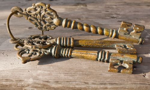 keychain key spears