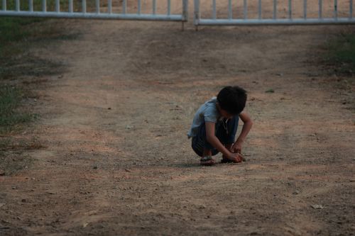 kids alone ground