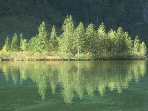 king lake reflections mountains