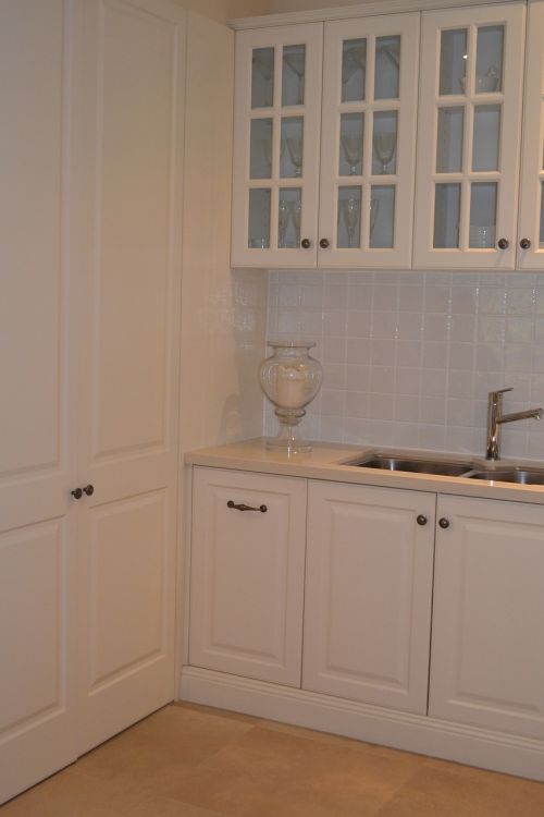 kitchen cupboards cream