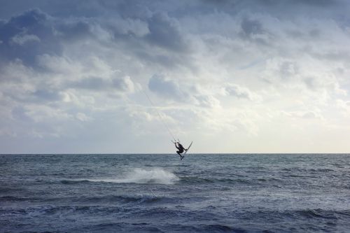 kiters baltic sea wave