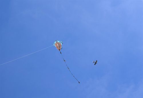 kite plane blue