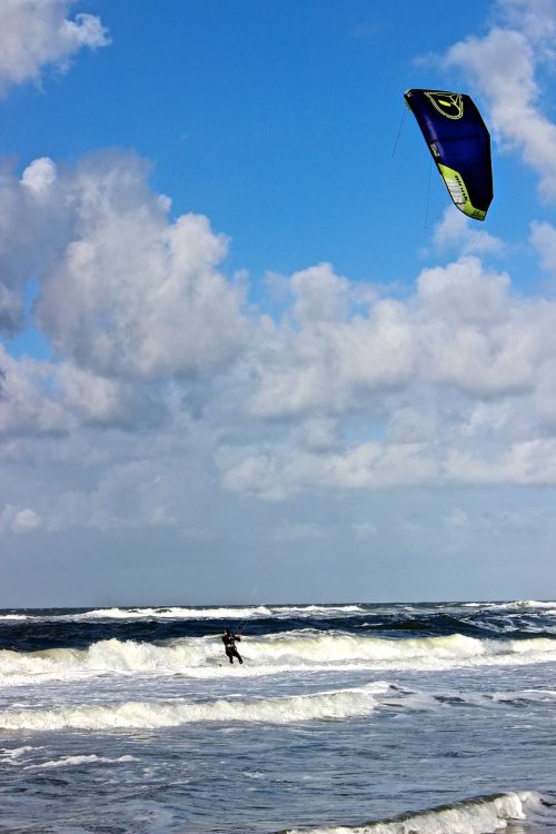 kite surfer surf