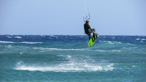 kite surf surfer acrobatic